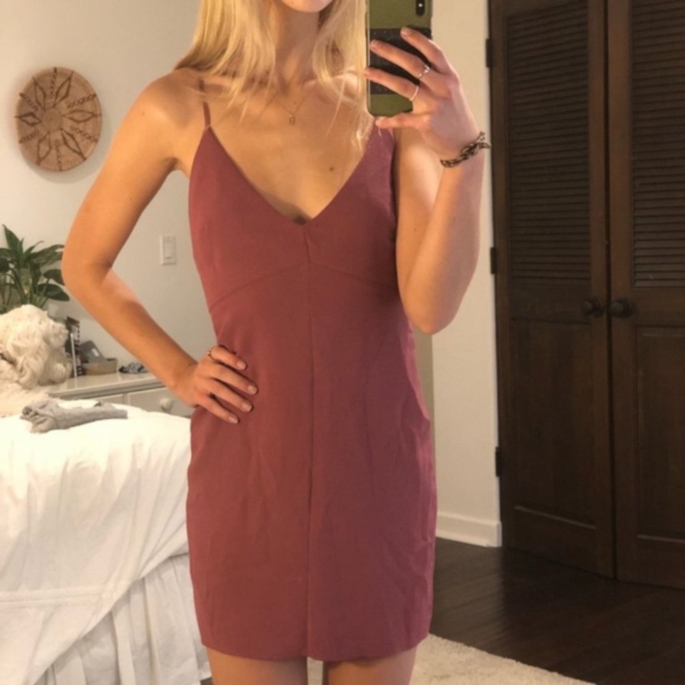 Aritzia Wilfred V neck Strappy Fitted Mauve Mini Dress size 8